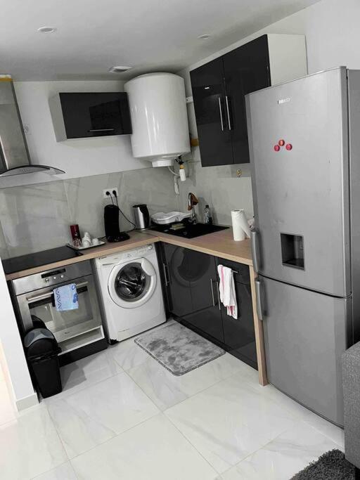 T2 Dans Apartment *