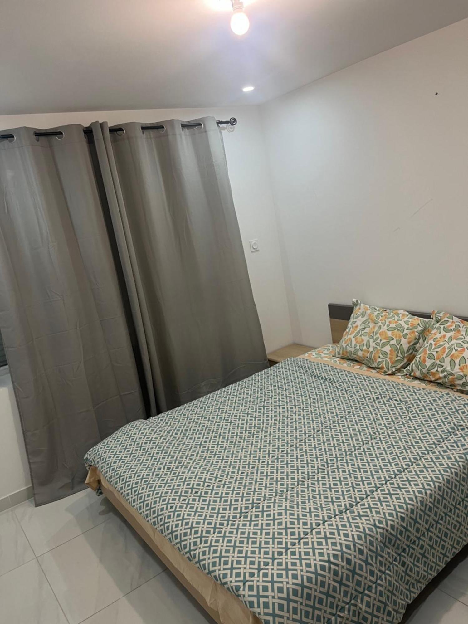 T2 Dans Apartment *
